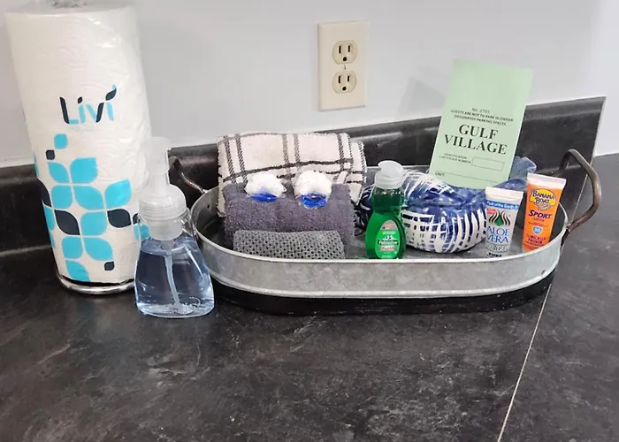 Living The Dream 2 Bedroom Ocean View Cozy Condo