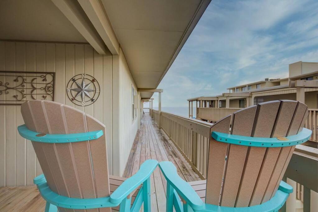 Living The Dream 2 Bedroom Ocean View Cozy *