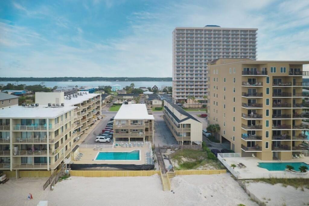 Living The Dream 2 Bedroom Ocean View Cozy
