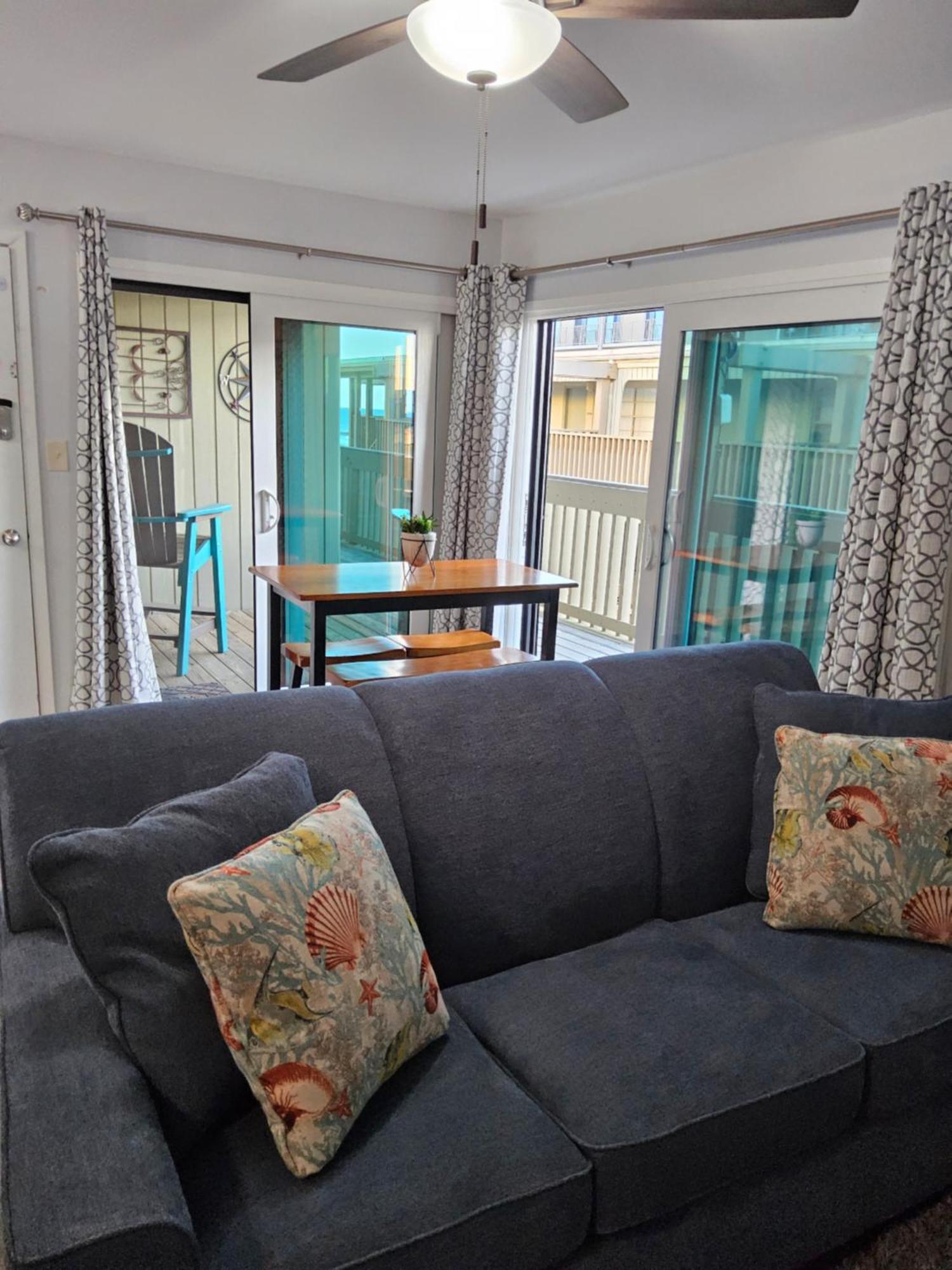 Living The Dream 2 Bedroom Ocean View Cozy *
