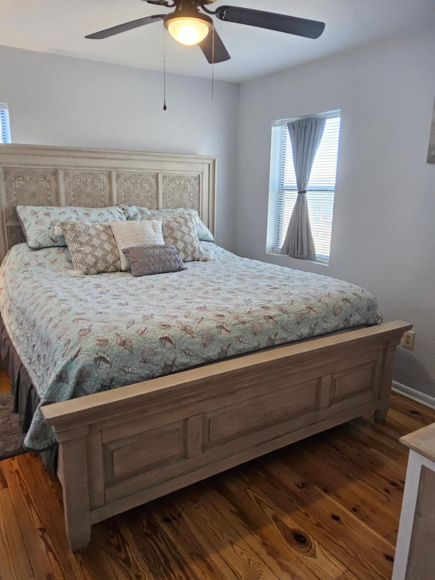 Living The Dream 2 Bedroom Ocean View Cozy